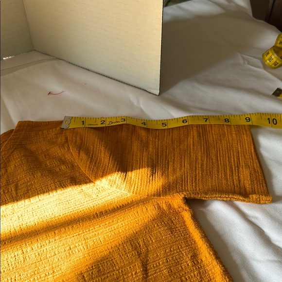 Textured Mustard Yellow Top - Picture 4 of 6